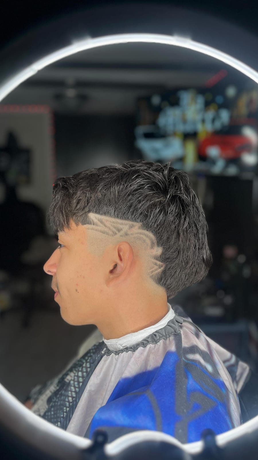 Textured mullet with a side design
