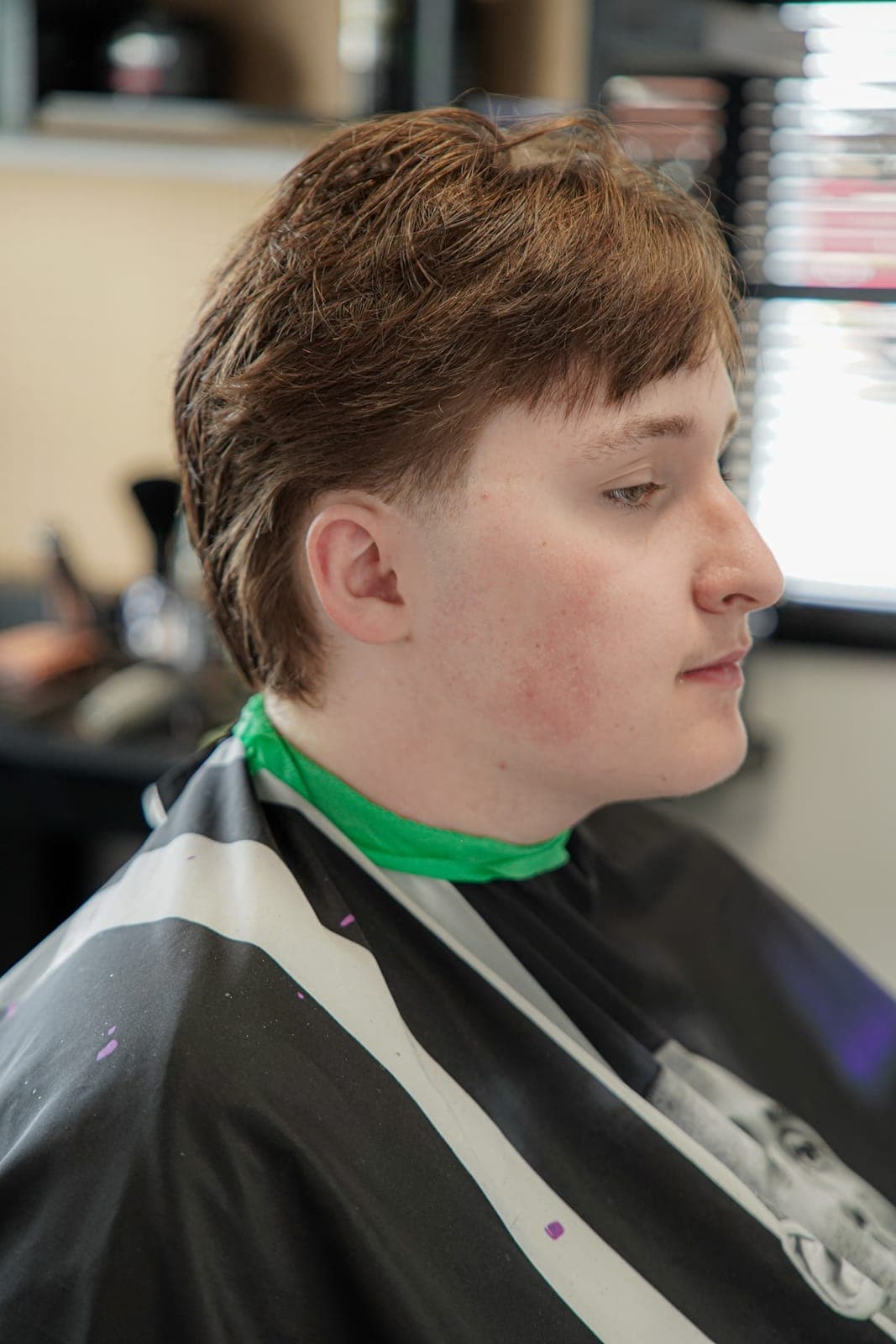 Textured cut with a low fade